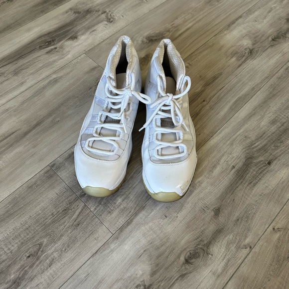 WHITE RETRO JORDAN 11 - Picture 9 of 12